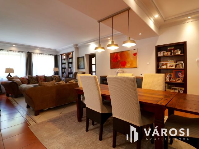 Pazar otthon, botanikus kerttel