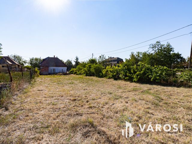 Felújított családi ház, saroktelken, Zsámbokon