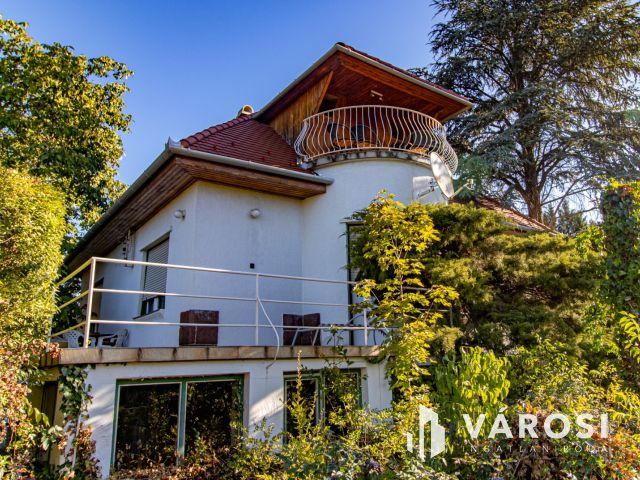 Időtlen stílus és korszerű nyugalom a Balaton mellett
