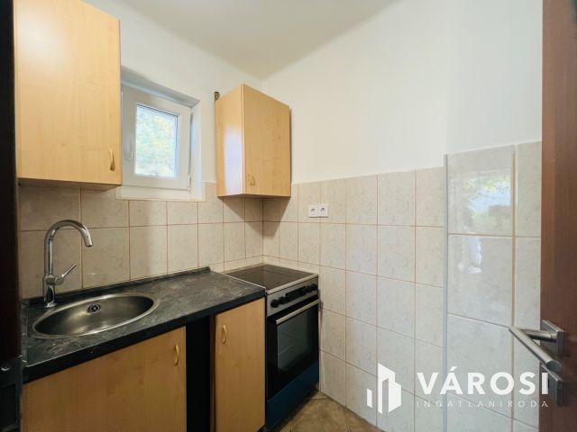 Felújított 4 évszakos nyaraló Balatonszemesen